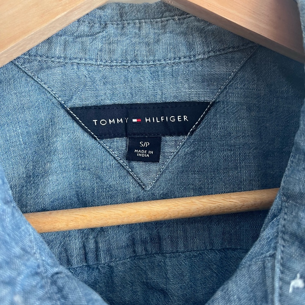 TOMMY HILFIGER | Women's Blue Sleeveless Top - Picture 3 of 10